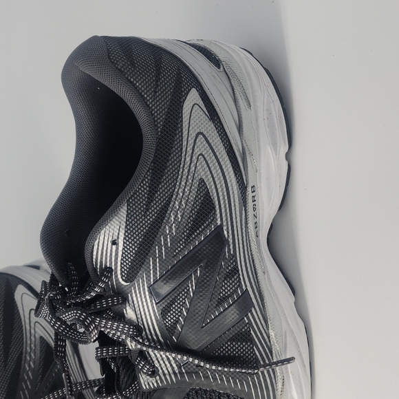 New Balance Shoes - Picture 2 of 8